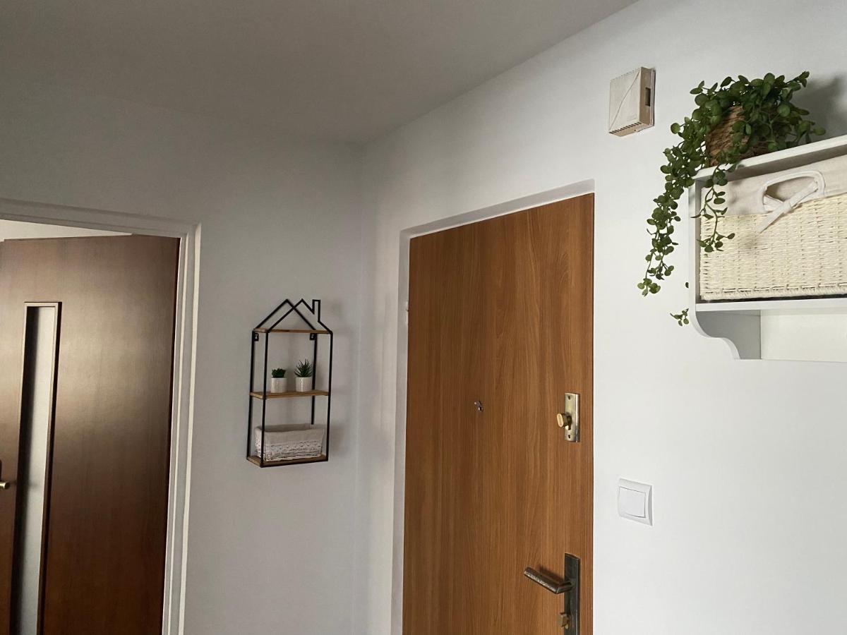 Wilcza Ostoja Bieszczady Apartment Ustrzyki Dolne Exterior photo